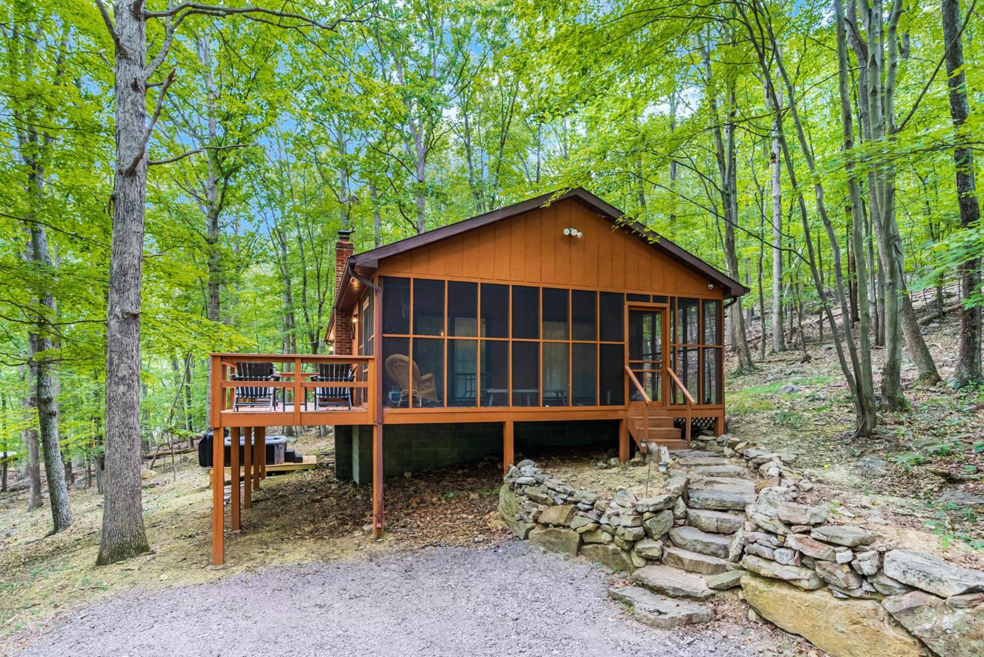 Secluded W Hot Tub, Fire Pit, Deck & Updated Wifi Great Cacapon Zewnętrze zdjęcie